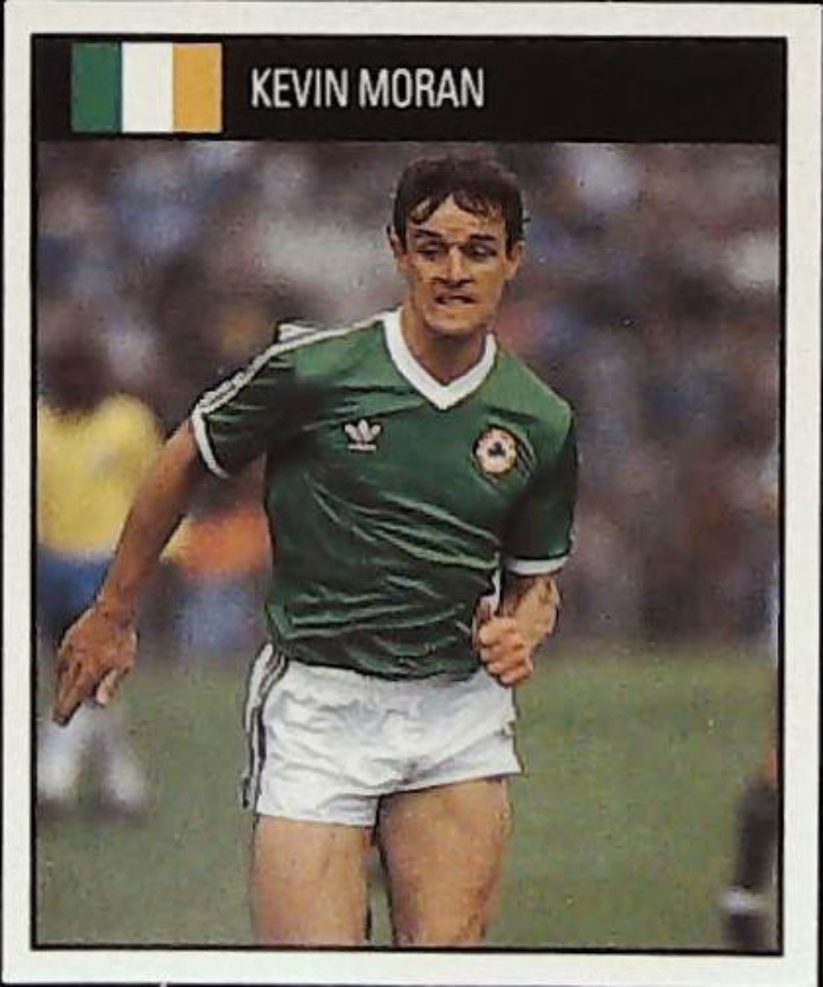 Orbis Italia 90 Football Stickers Blue Back No 173 KEVIN MORAN - Click Image to Close