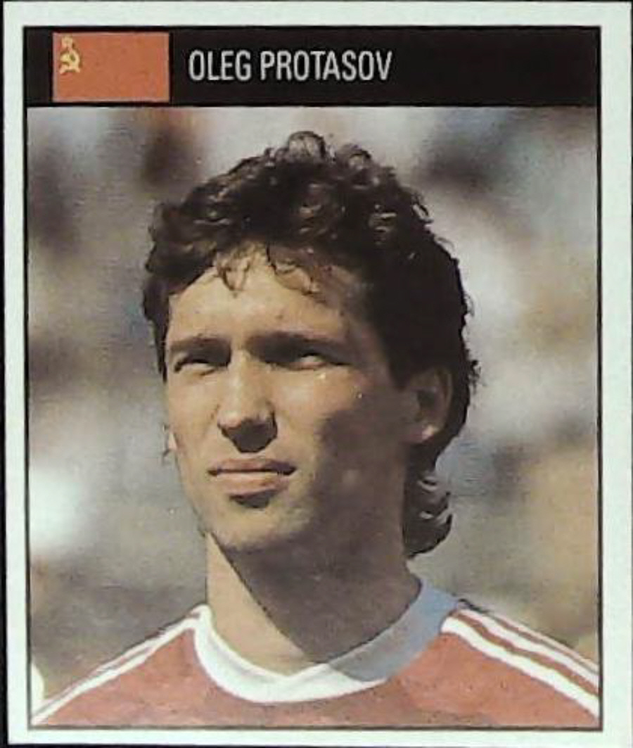 Orbis Italia 90 Football Stickers Blue Back No 220 OLEG PROTASSOV