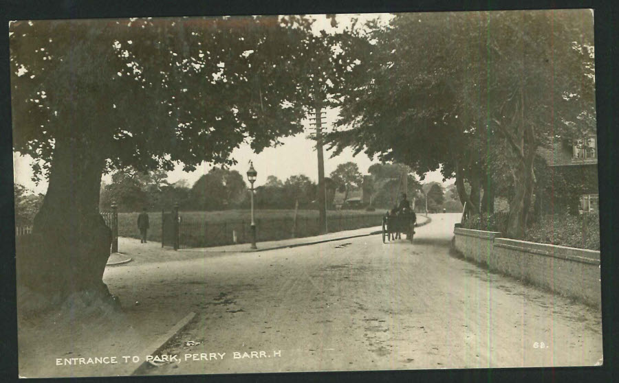 Postcard Birmingham - Entrance to Park, Perry Barr - Real Photo - Click Image to Close