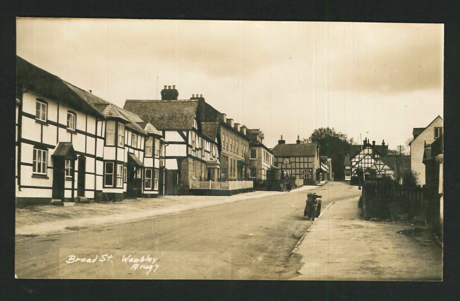 Postcard Hereford - Broad Street Weobley - Real Photo
