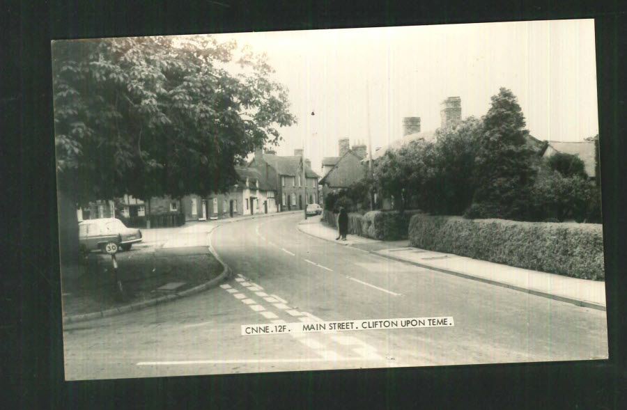 Postcard Worcestershire Main Street,Clifton upon Teme