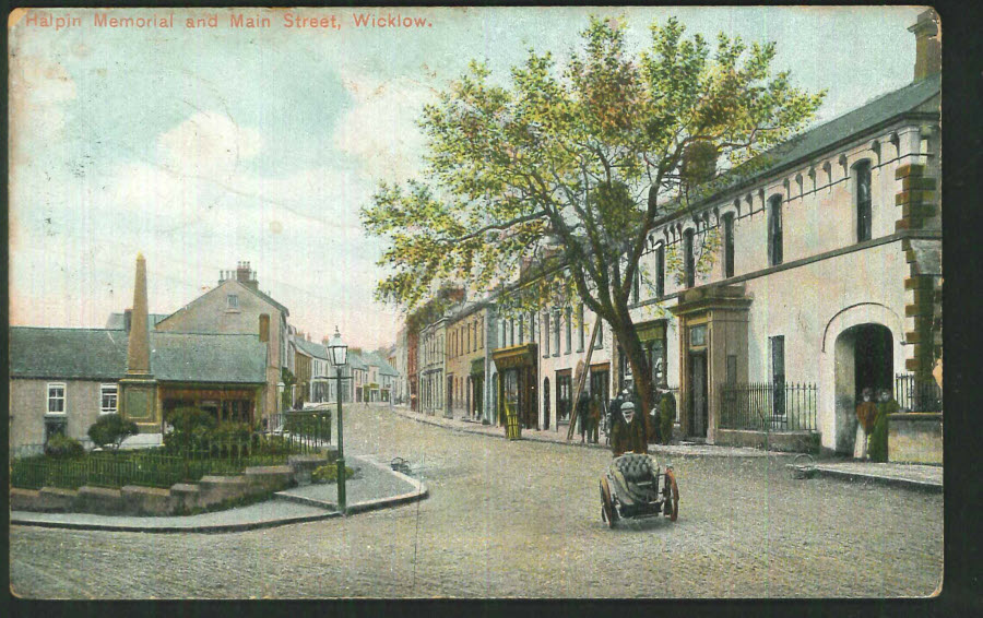 Postcard Ireland - Halpin Memorial & Main Street, Wicklow 1911