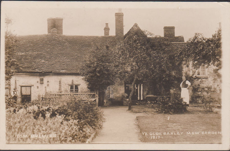 Postcard - Ye Olde Barley Mow Garden 1917