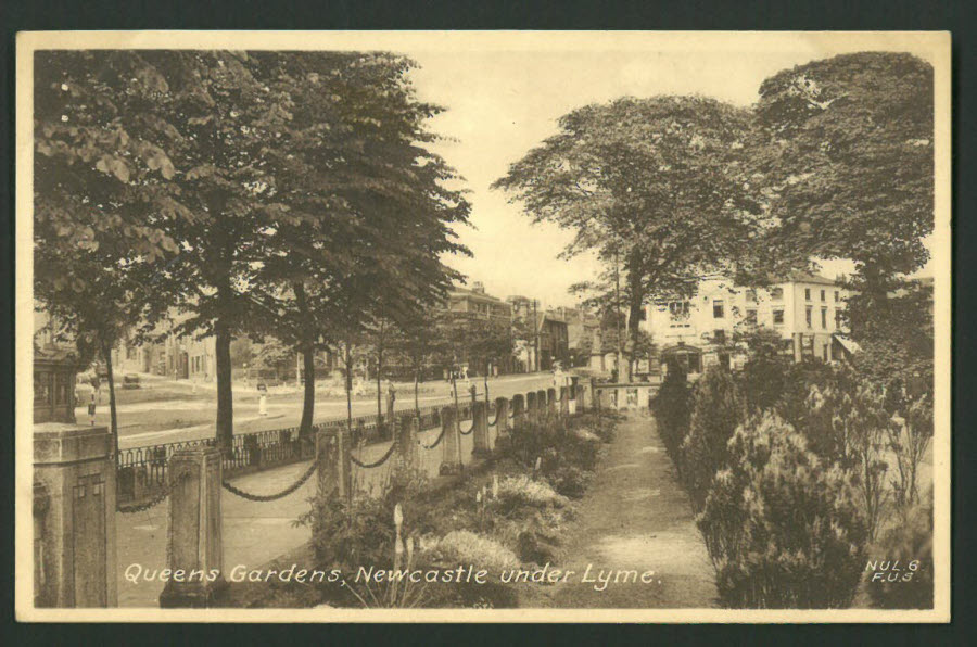 Postcard Staffordshire - Queens Gardens, Newcastle under Lyme - Click Image to Close