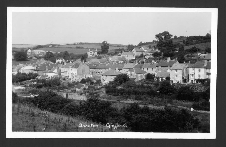 Postcard Devon - Aveton Gifford Real Photo - Click Image to Close