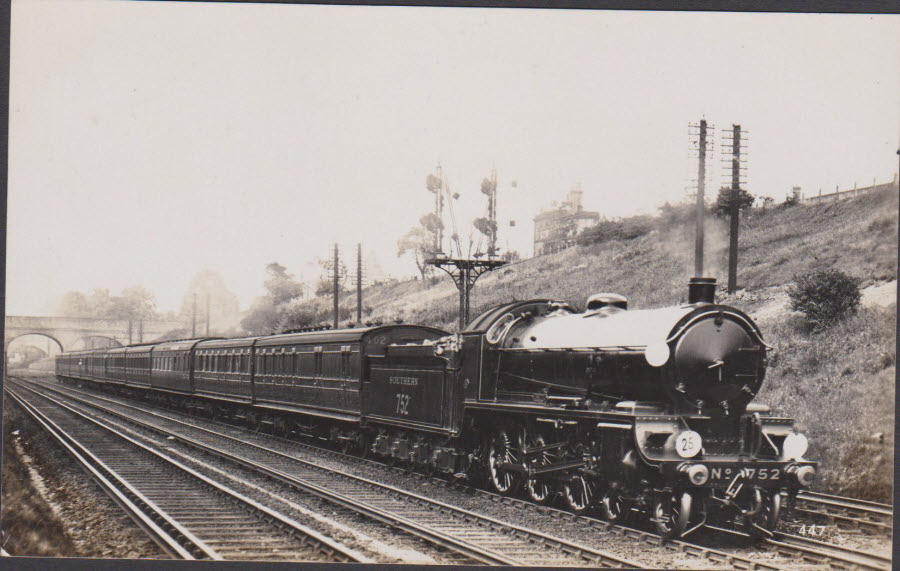 Postcard - Railways - Down Portsmouth Express Linelte at Clapham Cutting