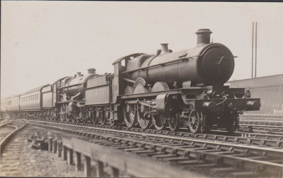 Postcard - Railways - Up Plymouth Express Colombus at West London Junction - Click Image to Close