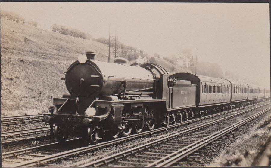 Postcard - Railways - Up White Star Express at Clapham - Click Image to Close