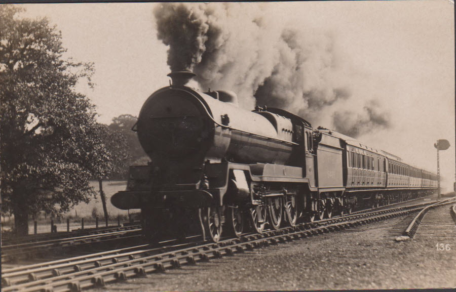 Postcard - Railways- Down Leeds & Bradford at Hadley Wood