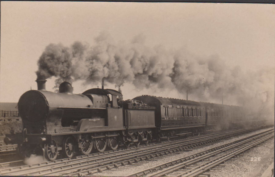 Postcard - Railways- Down Manchester Express at Kenton