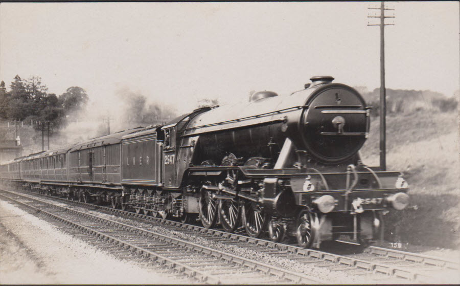 Postcard - Railways - Scarborough Flyer at Hadley Wood - Click Image to Close