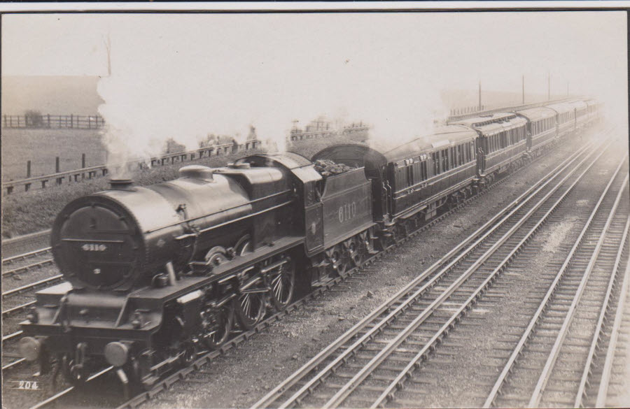 Postcard - Railways - Down Mid-day Scot, Grenadier Guardsman at Kenton