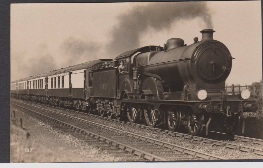 Postcard - Railways - Down Clacton Pullman at Gidea Park - Click Image to Close