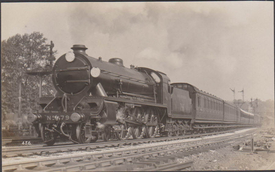 Postcard - Railways - Down Maidstone Train Sir Dodinas le Savage at Victoria - Click Image to Close