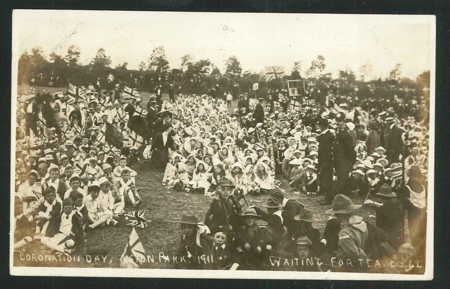 Postcard Birmingham R P Coronation Day Aston Park,1911 Waiting for tea