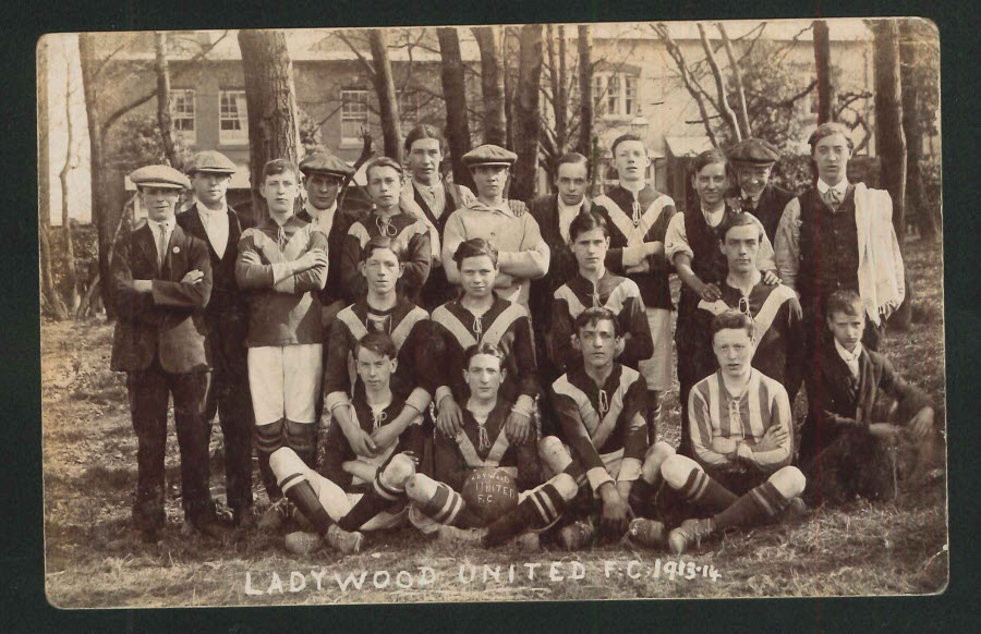 Postcard Birmingham R P Ladywood United Football Club 1913-14
