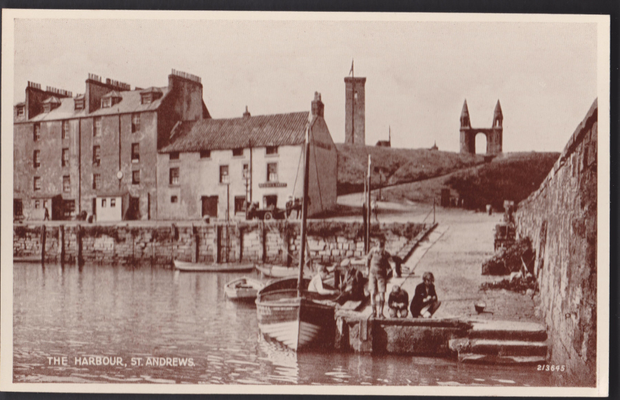 Postcard - Scotland- The Harbour,St Andrews - Click Image to Close