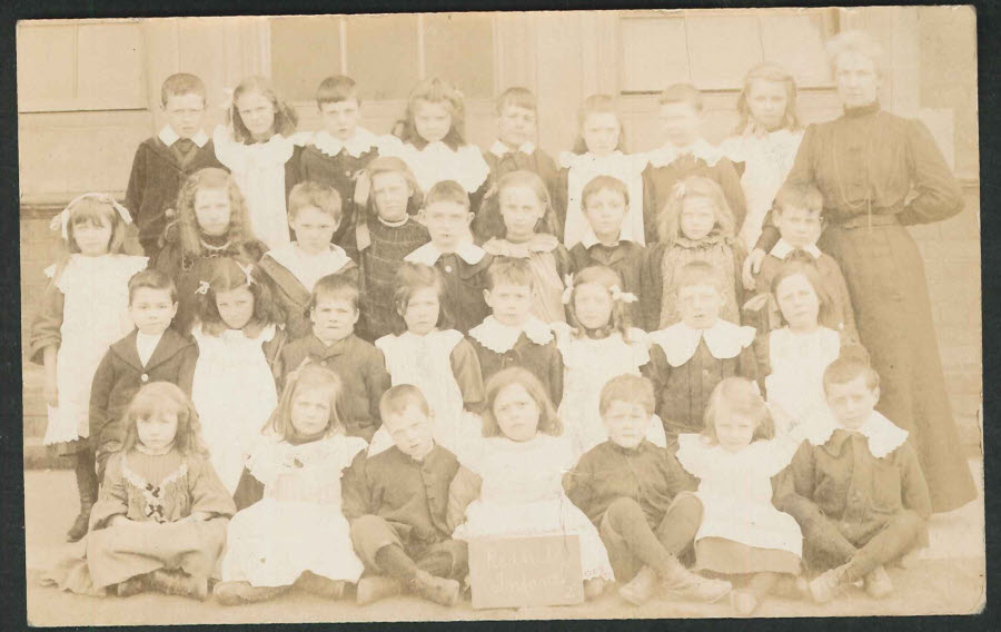 Postcard - Birmingham - Yardley - Redhill Infant's School - Click Image to Close