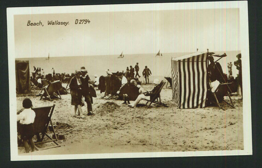 Postcard Lancashire - Beach,Wallasey - Real Photo