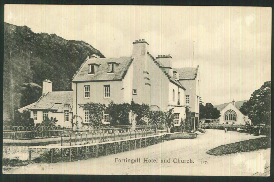 Postcard Scotland - Fortingall Hotel & Church, Argyli 1909