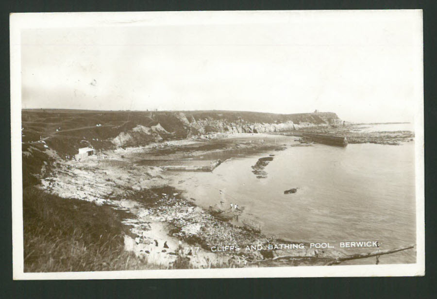 Postcard Scotland - Cliffs and Bathing Pool, Berwick 1947