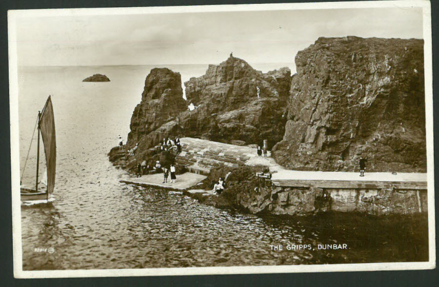 Postcard Scotland - The Gripps, Dunbar East Lothian 1937