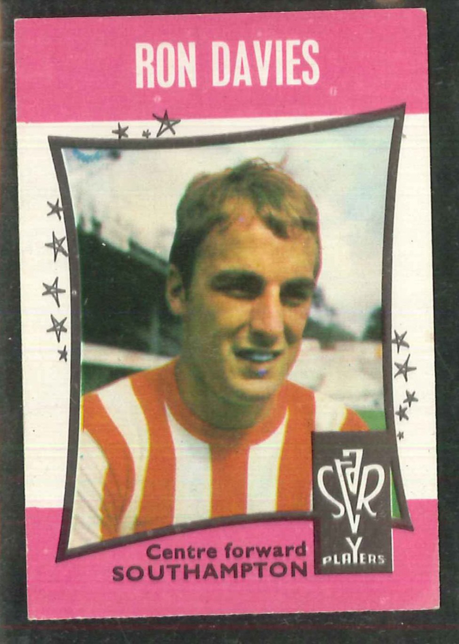 A & B C Football Star Players No40 Ron Davies Southanpton - Click Image to Close