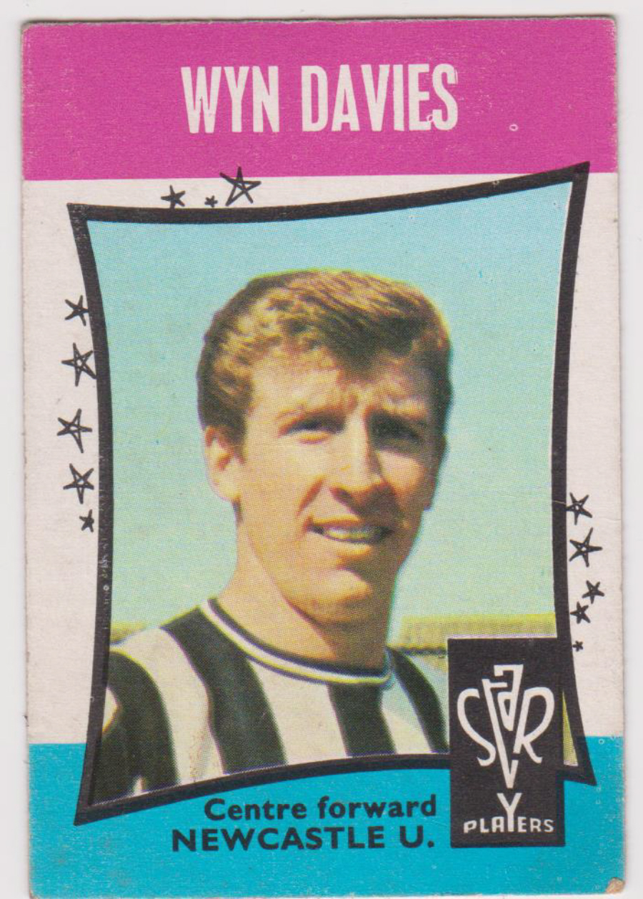 A & B C Football Star Players No 55 Wyn Davies Newcastle United - Click Image to Close