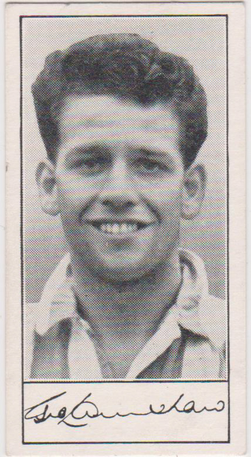 Barratt Famous Footballers A7 No 39 G Shaw Sheffield United - Click Image to Close