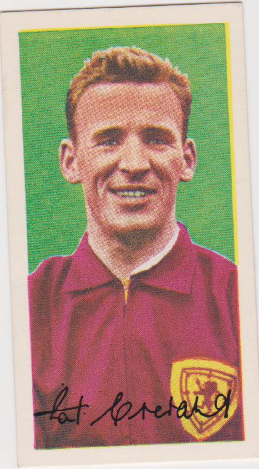 Barratt Famous Footballers A12 No27 Pat Crerand Manchester United