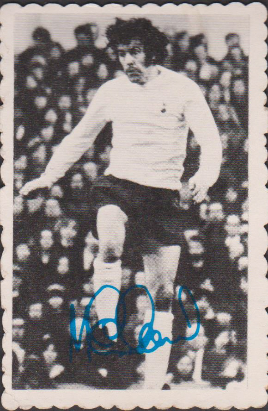 A & B C Footballers 1973 MF from set of 32 No 25 Mike England