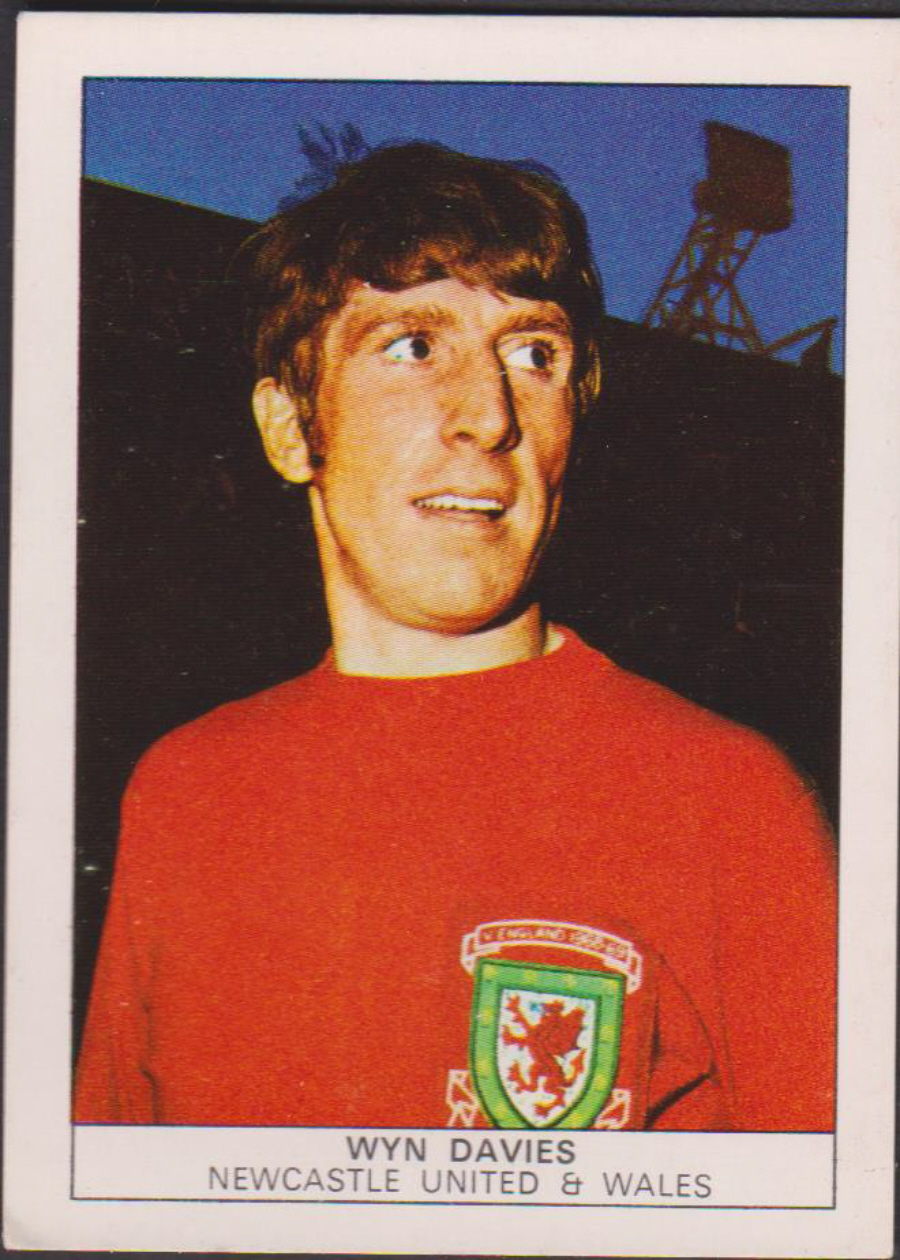 Nabisco Footballers 1970 L from set of 24 No 11 Wyn Davies